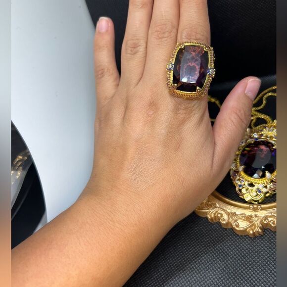 Vintage Inspired Large Amethyst Ring with Gold Detailing - Picture 12 of 14
